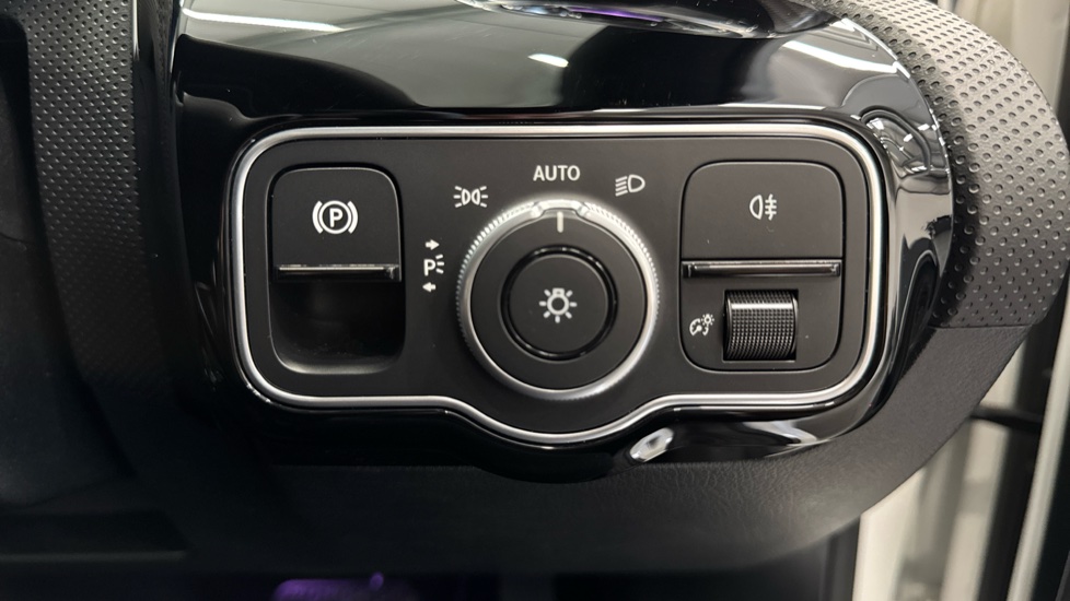 Mercedes-Benz A-Class A200 Sport Executive 4dr Auto Petrol Saloon - Image 28