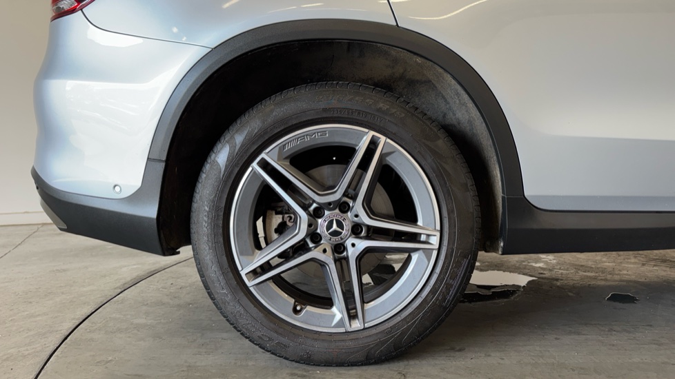 Mercedes-Benz GLC 220d 4Matic AMG Line 5dr 9G-Tronic Diesel Estate - Image 7