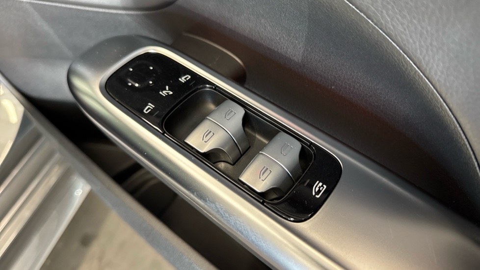 Mercedes-Benz C-Class C200 AMG Line Premium 5dr 9G-Tronic Petrol Estate - Image 25