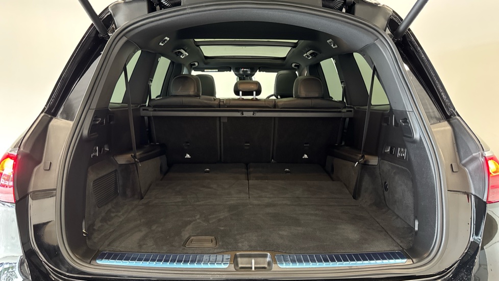 Mercedes-Benz GLS 450d 4Matic AMG Line Premium + 5dr 9G-Tronic Diesel Estate - Image 17