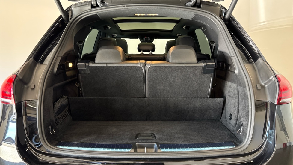 Mercedes-Benz GLE 400d 4Matic AMG Line Prem + 5dr 9G-Tron [7 St] Diesel Estate - Image 4