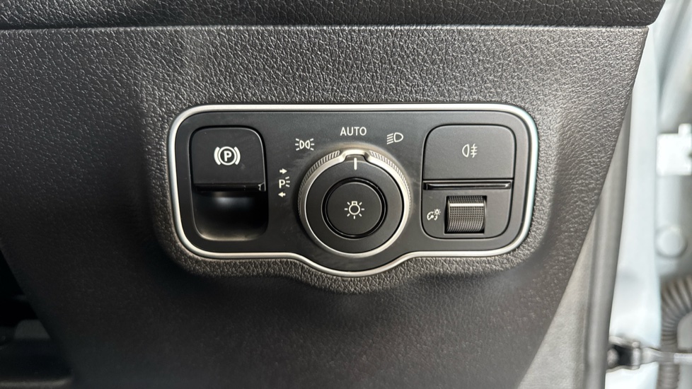 Mercedes-Benz Eqb 250+ 140kW AMG Line Premium 70.5kWh 5dr Auto Electric Estate - Image 29