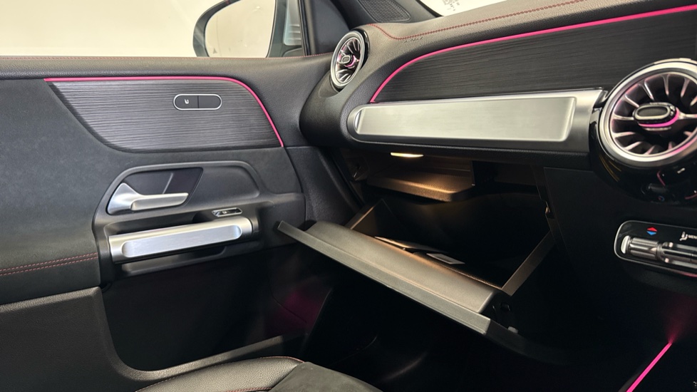 Mercedes-Benz Eqb 250+ 140kW AMG Line Premium 70.5kWh 5dr Auto Electric Estate - Image 37