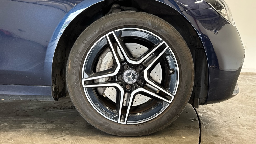 Mercedes-Benz E-Class E300de AMG Line Night Edition Prem+ 5dr 9G-Tronic Estate - Image 7