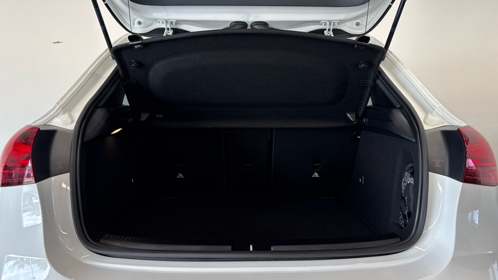 Mercedes-Benz A-Class A180 AMG Line Premium Plus 5dr Auto Petrol Hatchback - Image 4