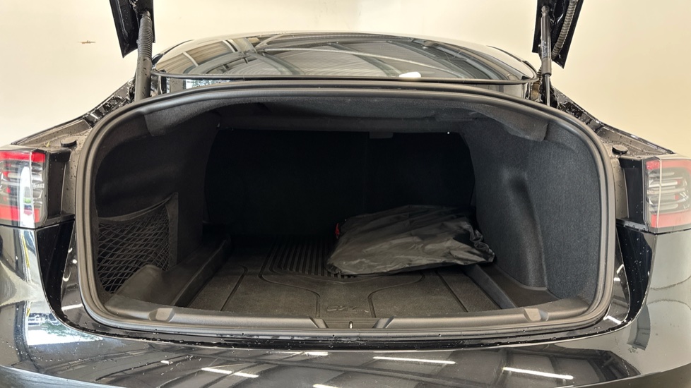 Tesla Model 3 Long Range AWD 4dr Auto Electric Saloon - Image 4