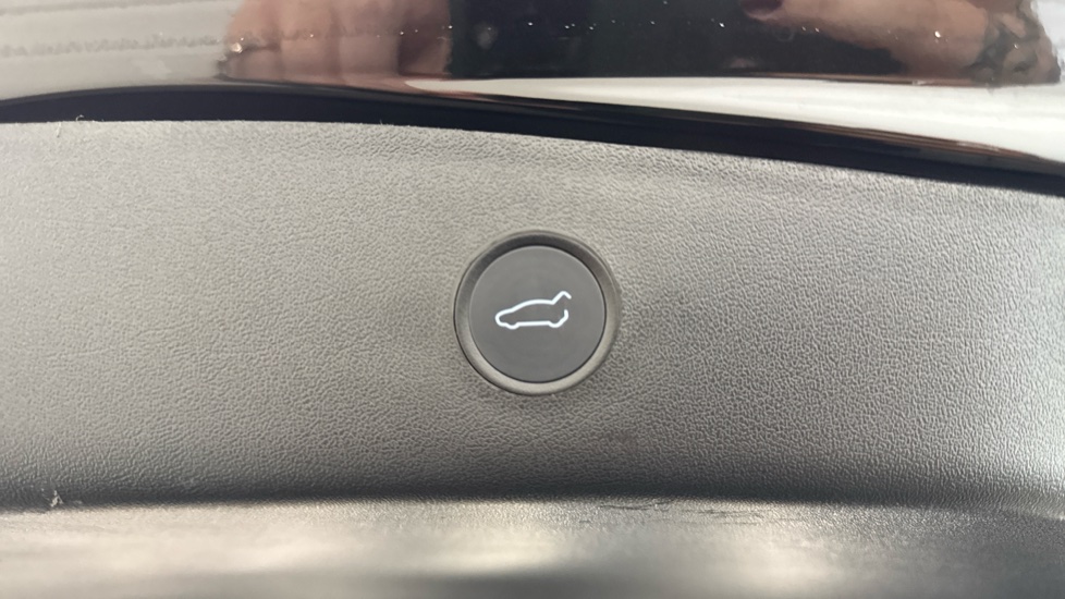 Tesla Model 3 Long Range AWD 4dr Auto Electric Saloon - Image 45