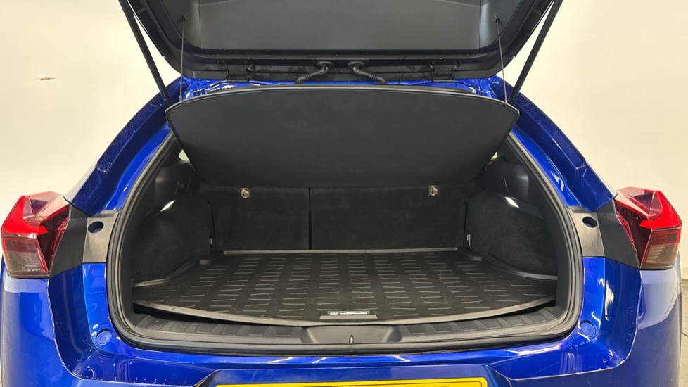 Lexus UX 250h 2.0 F-Sport Design 5dr CVT Hybrid Hatchback - Image 4
