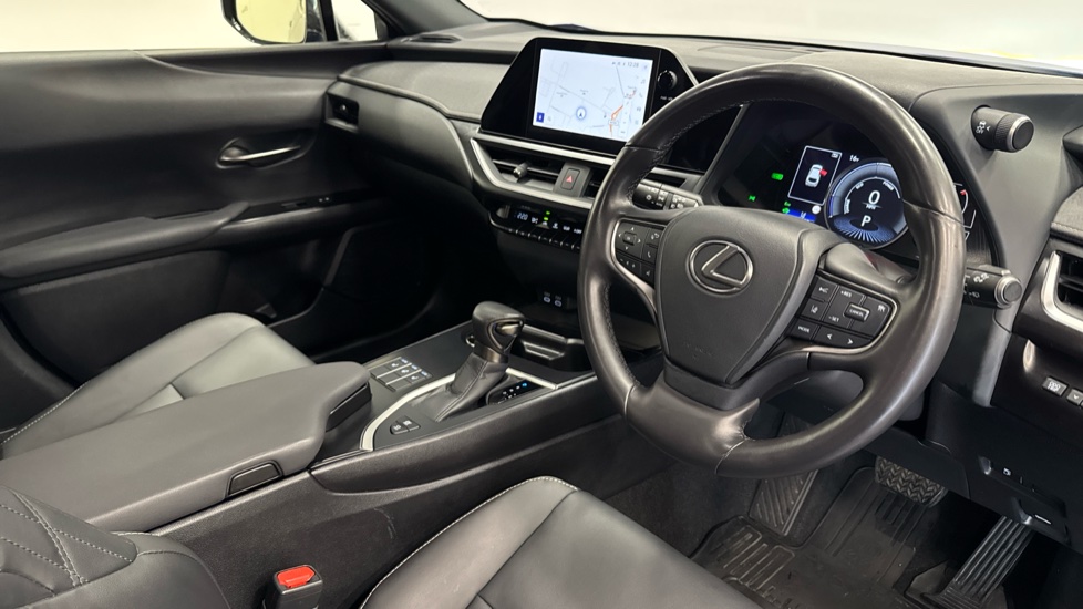 Lexus UX 250h 2.0 F-Sport Design 5dr CVT Hybrid Hatchback - Image 11