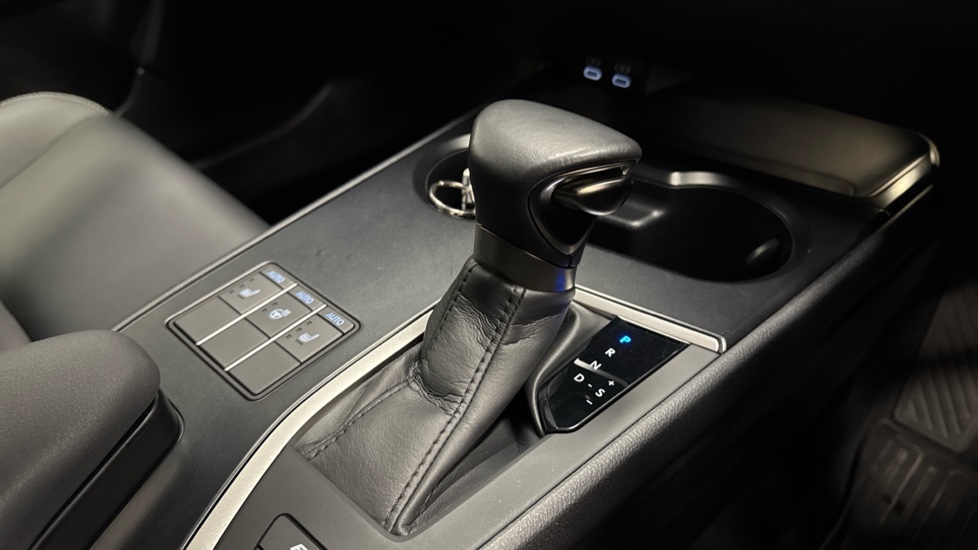 Lexus UX 250h 2.0 F-Sport Design 5dr CVT Hybrid Hatchback - Image 13