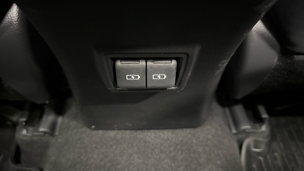 Lexus UX 250h 2.0 F-Sport Design 5dr CVT Hybrid Hatchback - Image 21