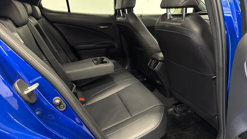 Lexus UX 250h 2.0 F-Sport Design 5dr CVT Hybrid Hatchback - Image 23