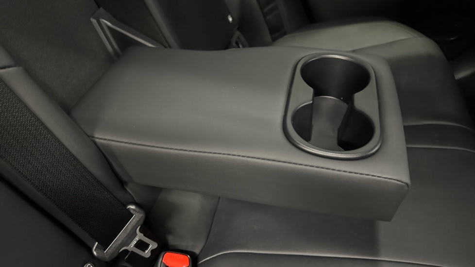 Lexus UX 250h 2.0 F-Sport Design 5dr CVT Hybrid Hatchback - Image 24