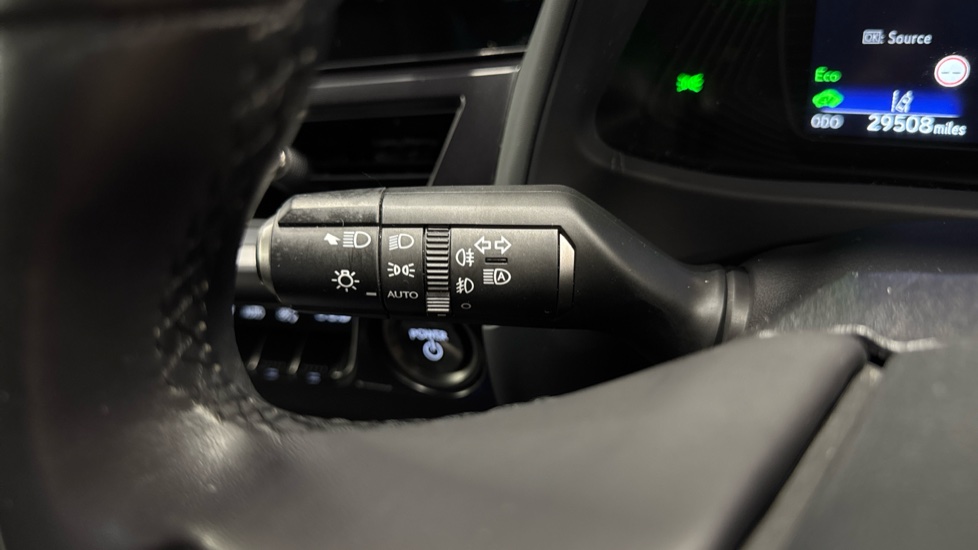 Lexus UX 250h 2.0 F-Sport Design 5dr CVT Hybrid Hatchback - Image 30