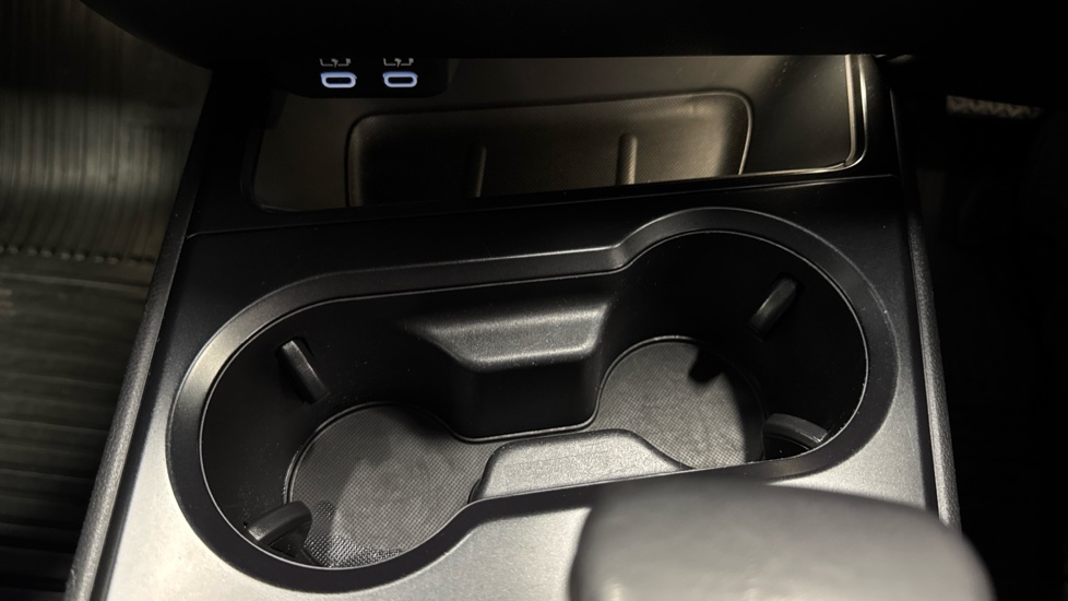 Lexus UX 250h 2.0 F-Sport Design 5dr CVT Hybrid Hatchback - Image 35