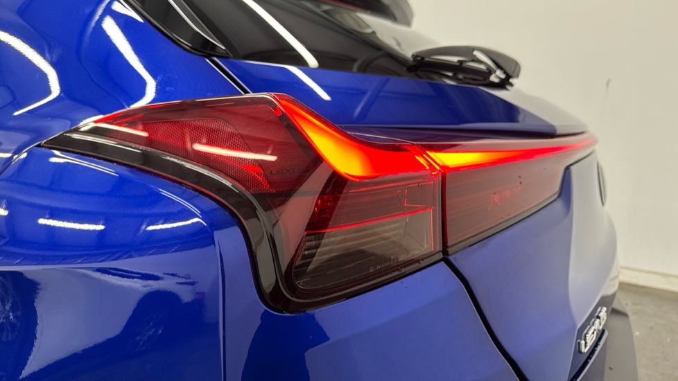 Lexus UX 250h 2.0 F-Sport Design 5dr CVT Hybrid Hatchback - Image 45