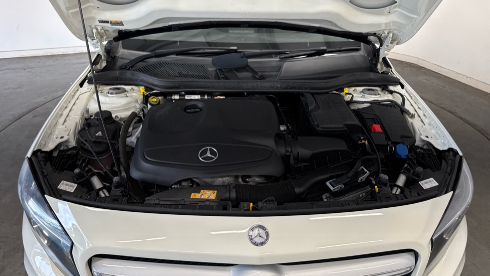 Mercedes-Benz GLA 200 Sport 5dr Petrol Hatchback - Image 8