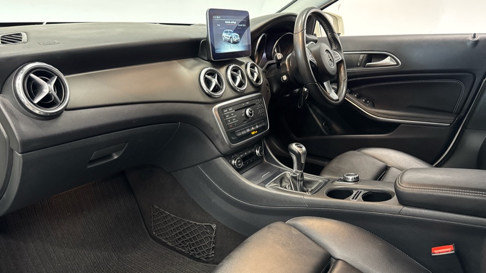 Mercedes-Benz GLA 200 Sport 5dr Petrol Hatchback - Image 9