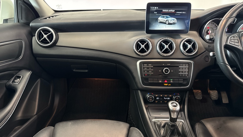Mercedes-Benz GLA 200 Sport 5dr Petrol Hatchback - Image 14