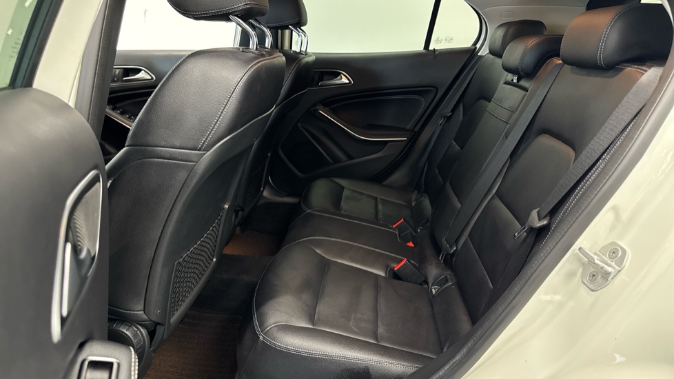 Mercedes-Benz GLA 200 Sport 5dr Petrol Hatchback - Image 16