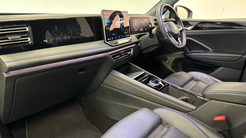 Volkswagen Tiguan 1.5 TSI eHybrid R-Line 5dr DSG Estate - Image 9