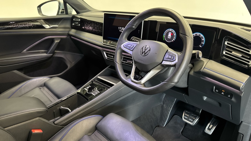 Volkswagen Tiguan 1.5 TSI eHybrid R-Line 5dr DSG Estate - Image 11