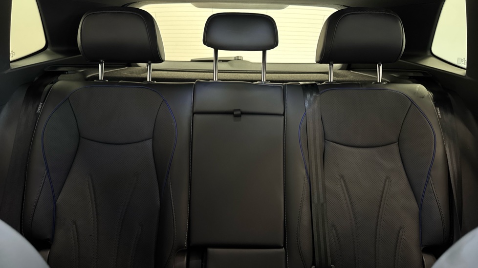Volkswagen Tiguan 1.5 TSI eHybrid R-Line 5dr DSG Estate - Image 15