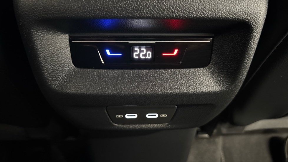 Volkswagen Tiguan 1.5 TSI eHybrid R-Line 5dr DSG Estate - Image 21