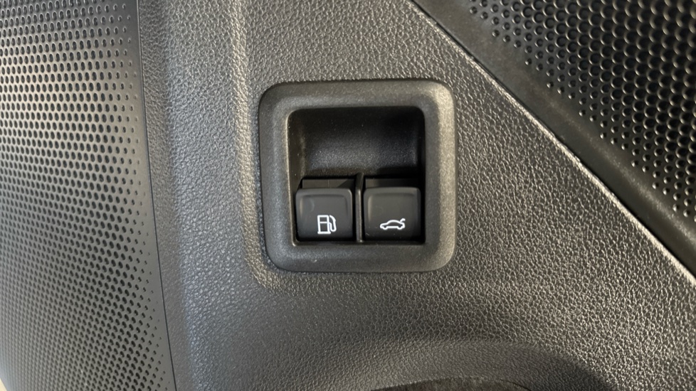 Volkswagen Tiguan 1.5 TSI eHybrid R-Line 5dr DSG Estate - Image 27