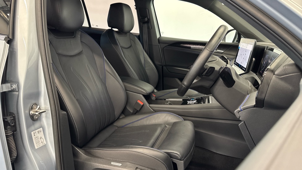 Volkswagen Tiguan 1.5 TSI eHybrid R-Line 5dr DSG Estate - Image 29