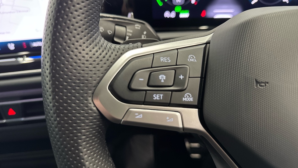Volkswagen Tiguan 1.5 TSI eHybrid R-Line 5dr DSG Estate - Image 31
