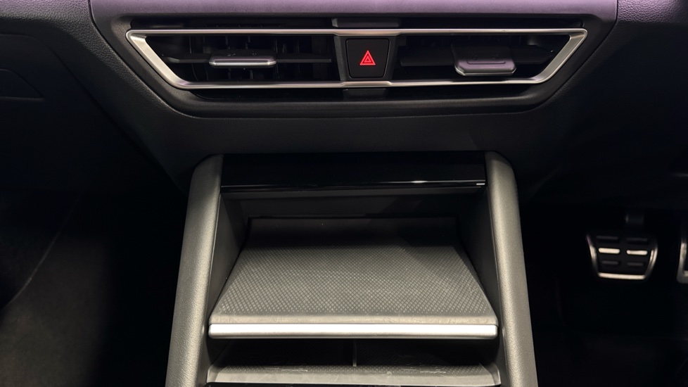 Volkswagen Tiguan 1.5 TSI eHybrid R-Line 5dr DSG Estate - Image 34