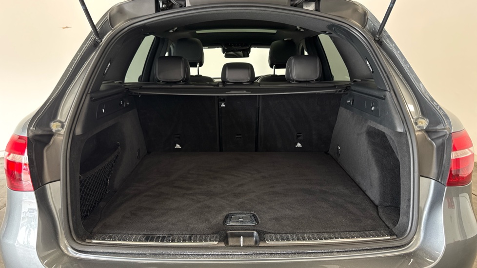Mercedes-Benz GLC 220d 4Matic AMG Line Premium 5dr 9G-Tronic Diesel Estate - Image 4