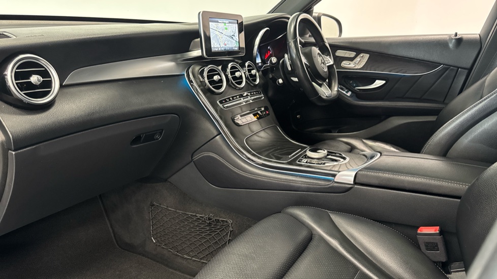 Mercedes-Benz GLC 220d 4Matic AMG Line Premium 5dr 9G-Tronic Diesel Estate - Image 9