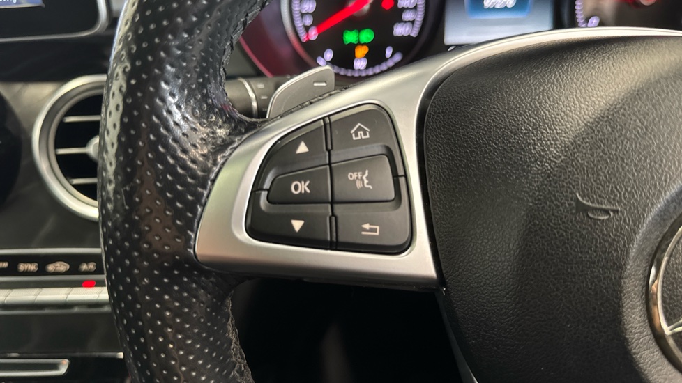 Mercedes-Benz GLC 220d 4Matic AMG Line Premium 5dr 9G-Tronic Diesel Estate - Image 29