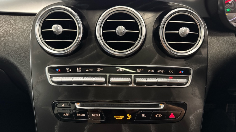 Mercedes-Benz GLC 220d 4Matic AMG Line Premium 5dr 9G-Tronic Diesel Estate - Image 32