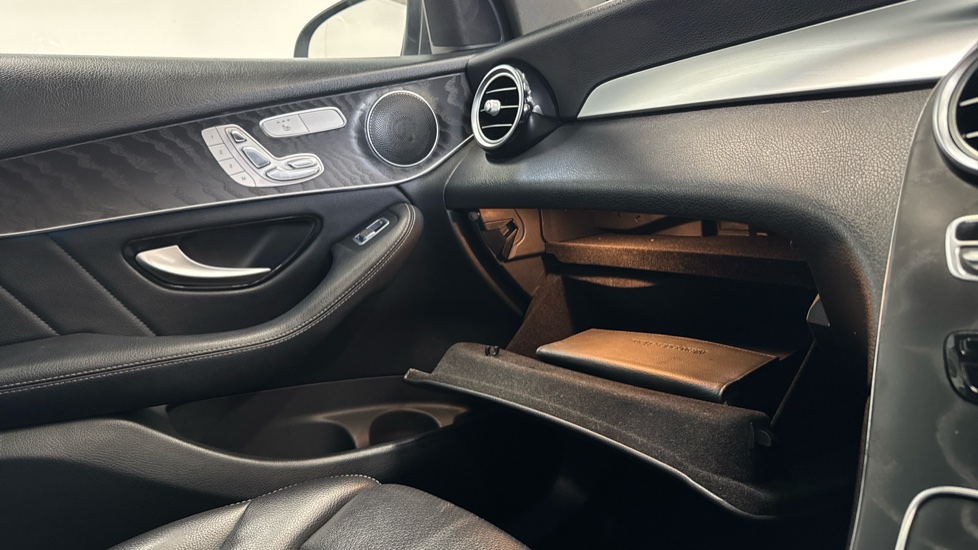 Mercedes-Benz GLC 220d 4Matic AMG Line Premium 5dr 9G-Tronic Diesel Estate - Image 35
