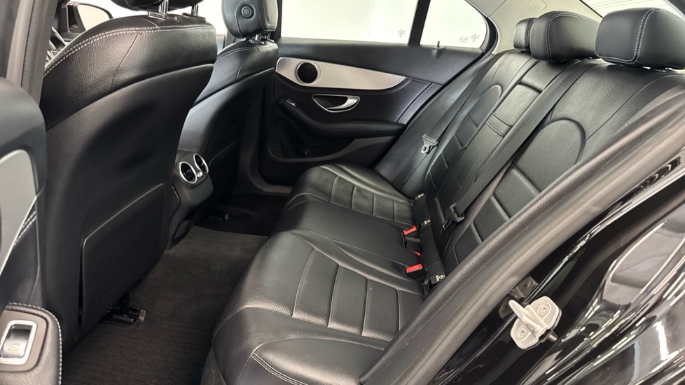 Mercedes-Benz C-Class C220 BlueTEC Sport 4dr Auto Diesel Saloon - Image 16