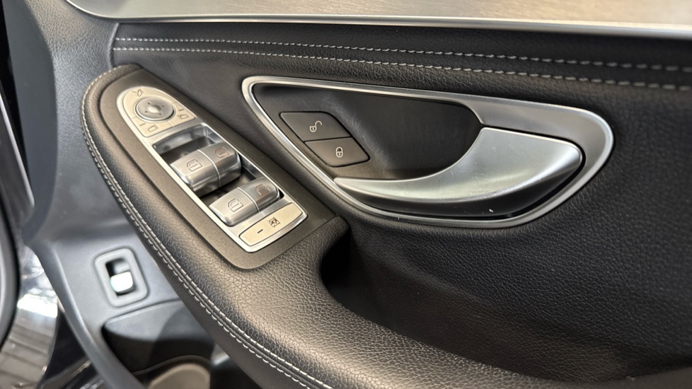 Mercedes-Benz C-Class C220 BlueTEC Sport 4dr Auto Diesel Saloon - Image 25