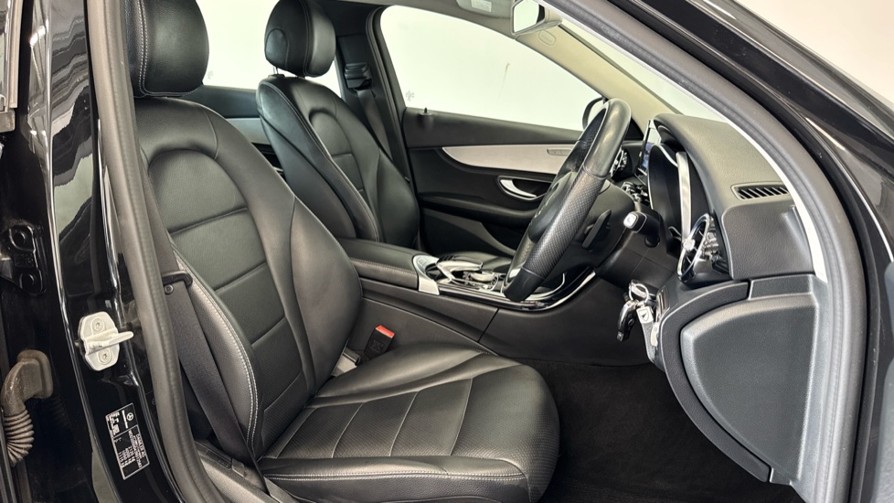 Mercedes-Benz C-Class C220 BlueTEC Sport 4dr Auto Diesel Saloon - Image 27