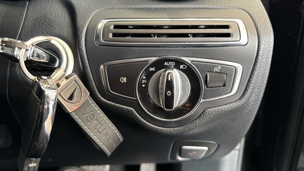 Mercedes-Benz C-Class C220 BlueTEC Sport 4dr Auto Diesel Saloon - Image 28