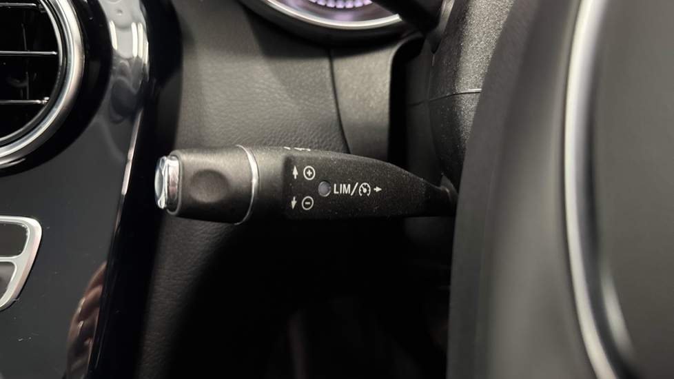 Mercedes-Benz C-Class C220 BlueTEC Sport 4dr Auto Diesel Saloon - Image 32