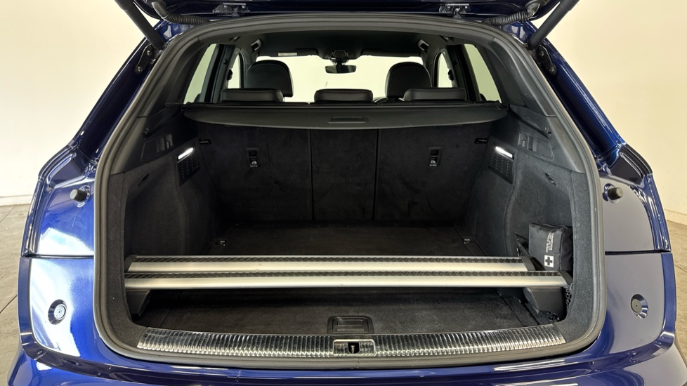 Audi Q5 40 TDI Quattro S Line 5dr S Tronic Diesel Estate - Image 4