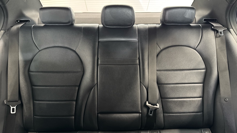 Mercedes-Benz C-Class C220d AMG Line 4dr 9G-Tronic Diesel Saloon - Image 15