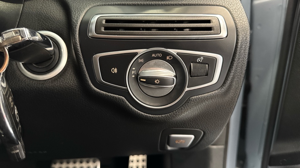 Mercedes-Benz C-Class C220d AMG Line 4dr 9G-Tronic Diesel Saloon - Image 28
