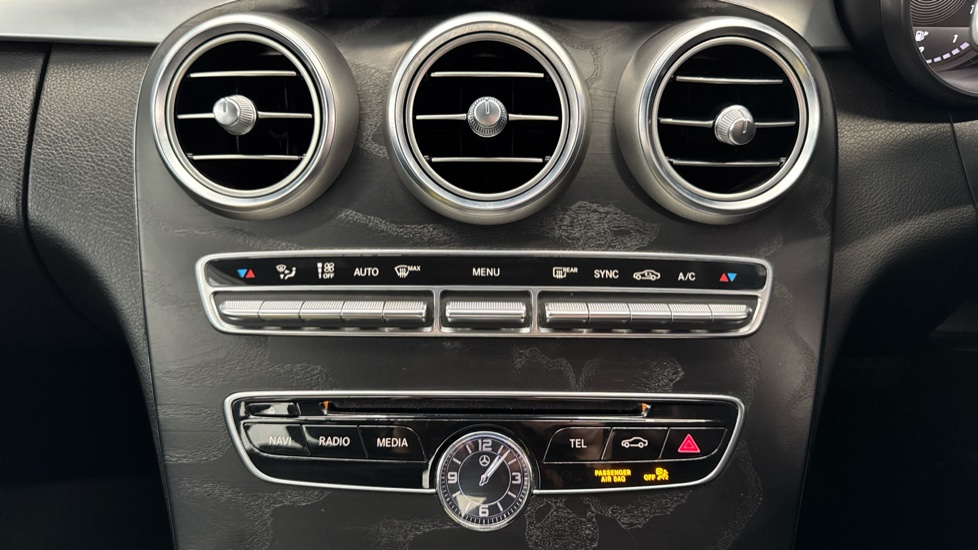 Mercedes-Benz C-Class C220d AMG Line 4dr 9G-Tronic Diesel Saloon - Image 33
