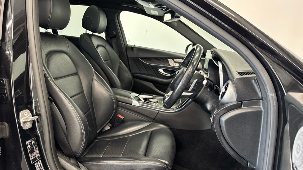 Mercedes-Benz C-Class C250d AMG Line Premium Plus 5dr 9G-Tronic Diesel Estate - Image 25