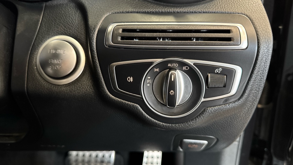 Mercedes-Benz C-Class C250d AMG Line Premium Plus 5dr 9G-Tronic Diesel Estate - Image 27