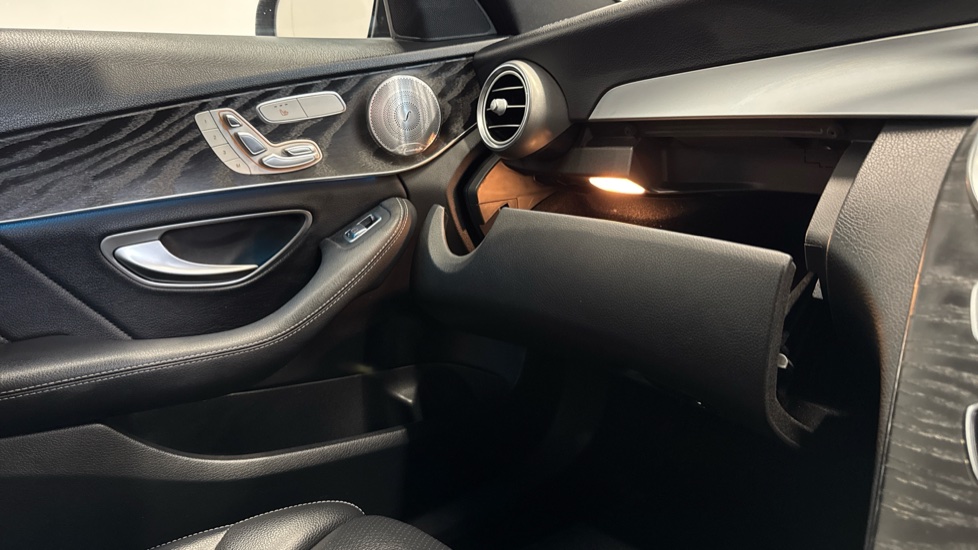 Mercedes-Benz C-Class C250d AMG Line Premium Plus 5dr 9G-Tronic Diesel Estate - Image 34