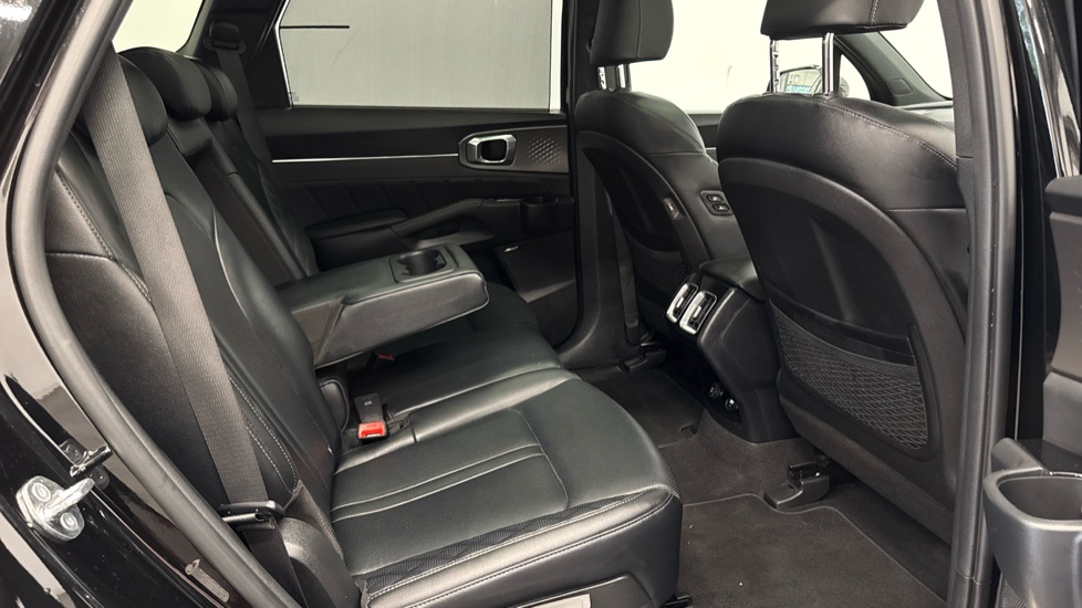 Kia Sorento 1.6 T-GDi HEV Edition 5dr Auto Hybrid Station Wagon - Image 23